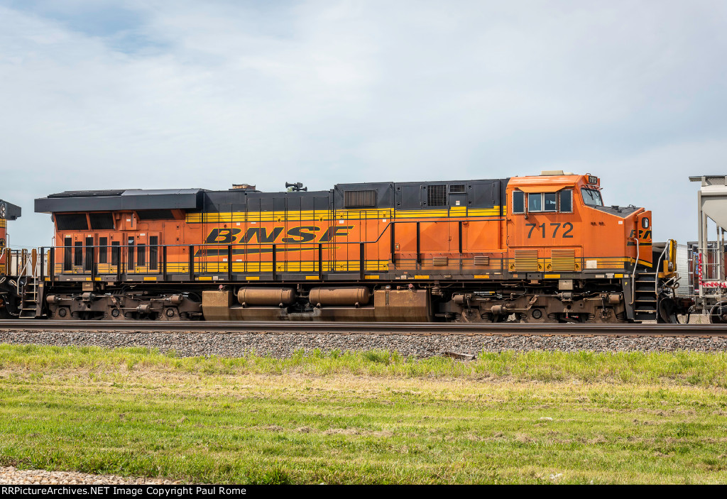 BNSF 7172, GE ES44C4 on BNSF